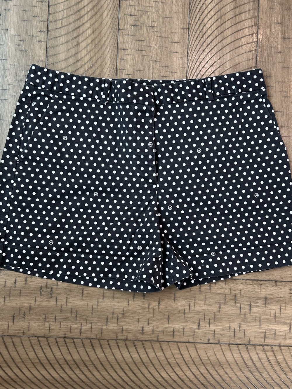 Michael Kors Women’s Black Polka Dot Shorts Size 14 Inseam 5”   (G-39)